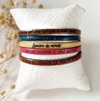 Lot de 5 bracelets en cuirs fins gravés de paroles bibliques