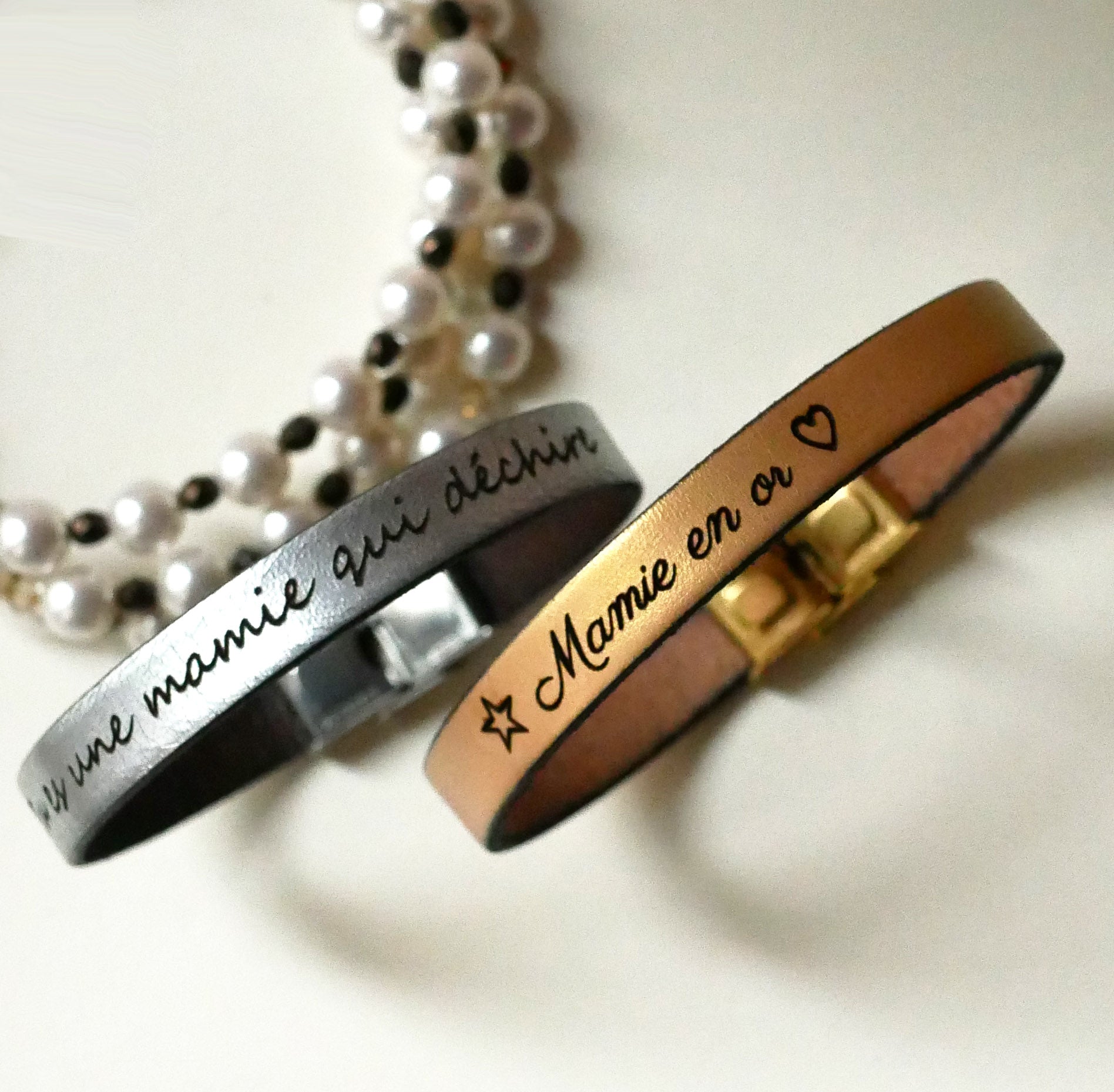 Bracelet femme fermoir doré  personnalisé par gravure en 27 couleurs