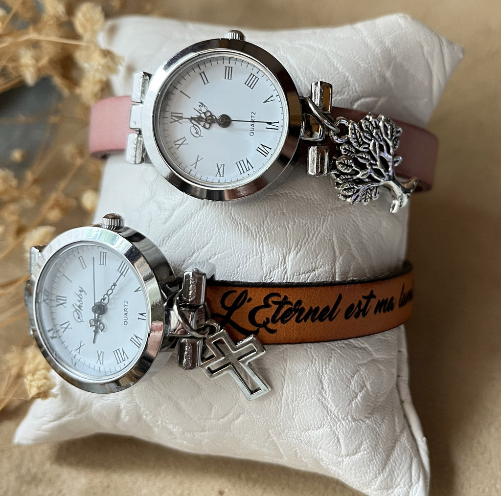 Montre femme cadran argenté bracelet cuir avec breloque pendentif