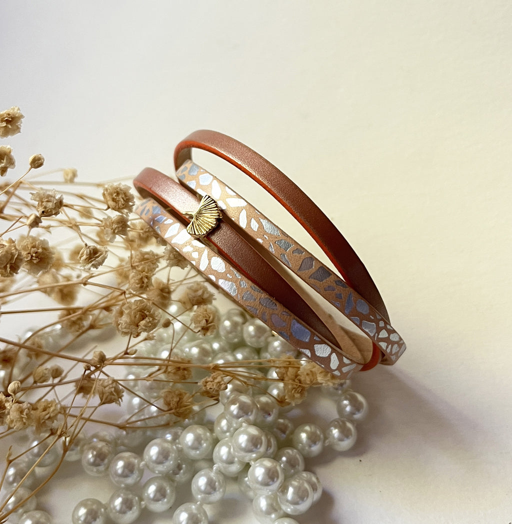 Bracelet femme double cuirs rose tendre nacré charme doré