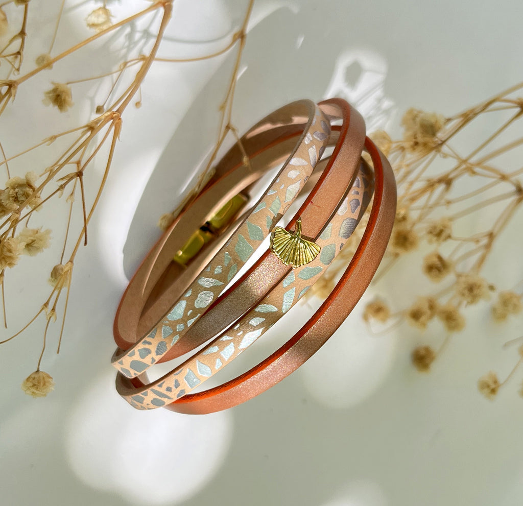Bracelet femme double cuirs rose tendre nacré charme doré
