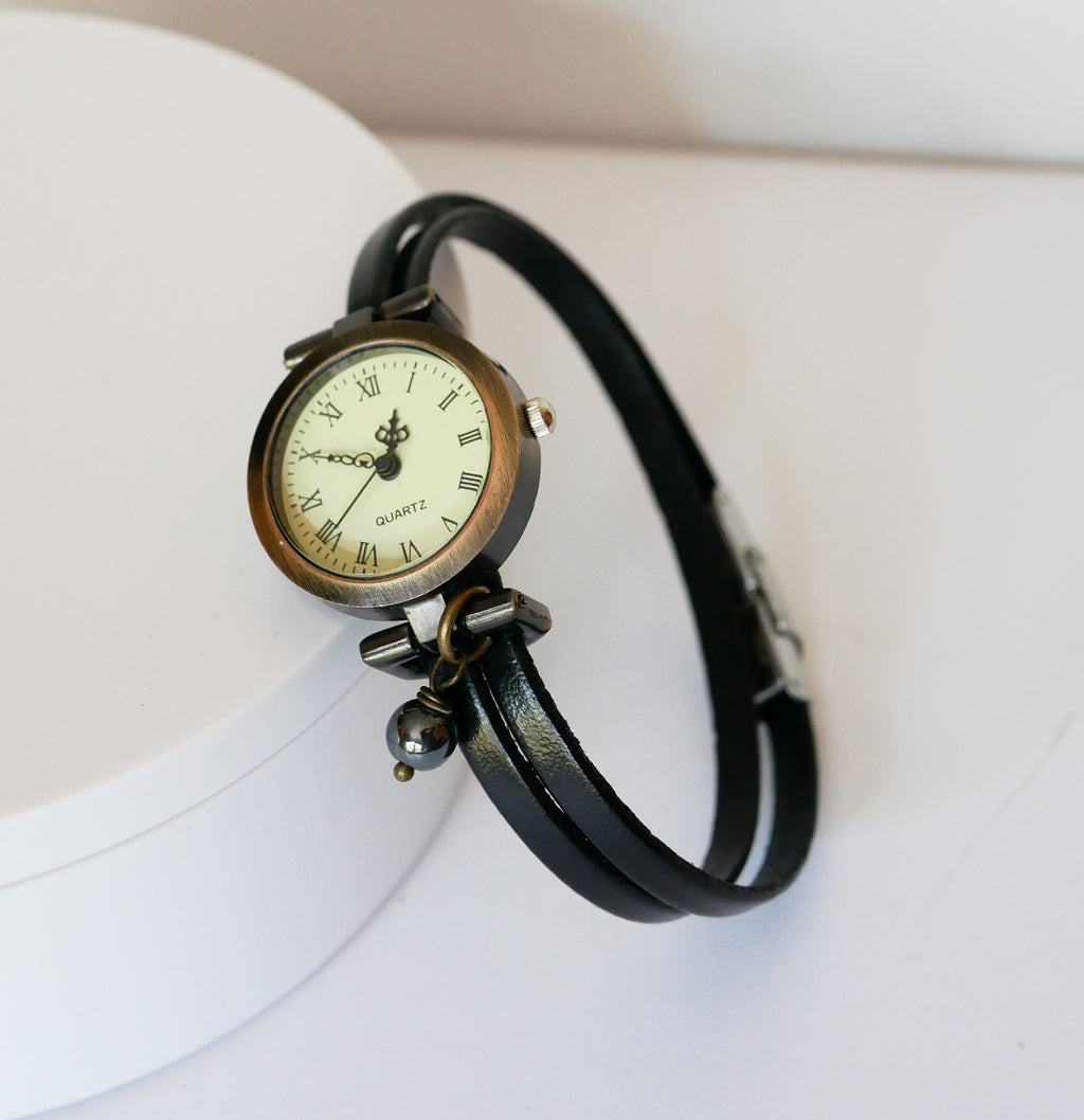 Montre femme vintage au bracelet cuir double