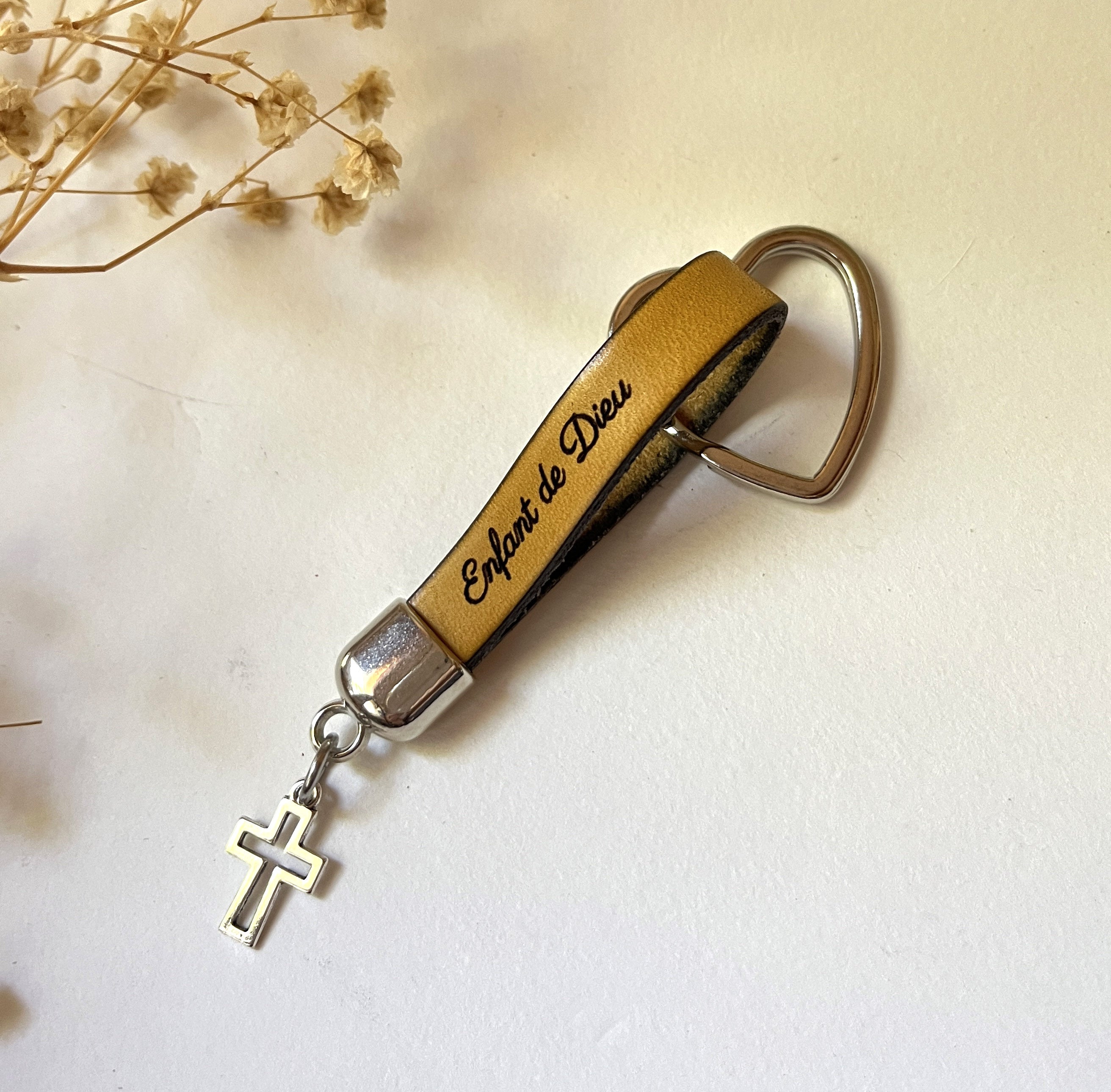 Lot de 5 Porte-clés cuir gravé parole chrétienne avec charme pendentif