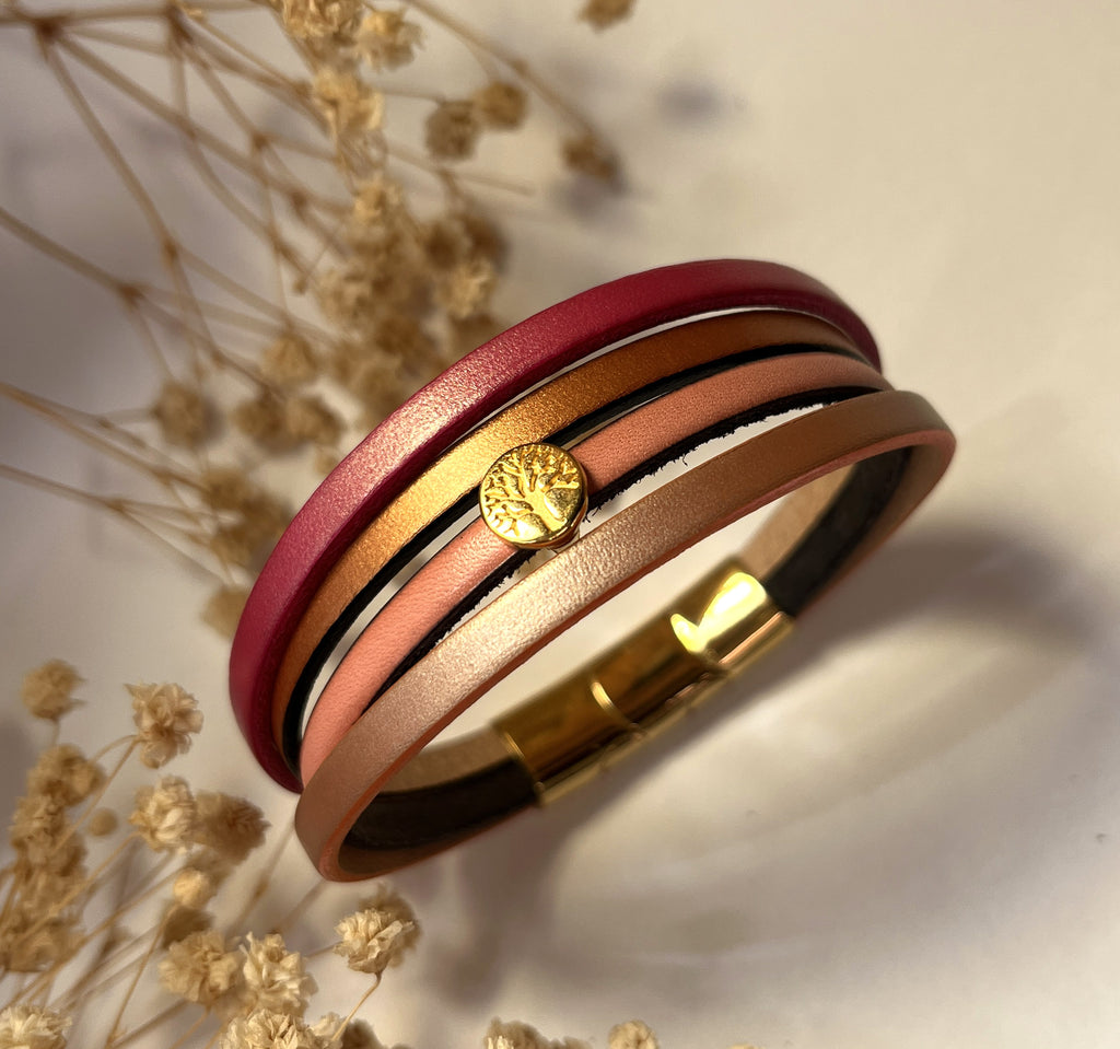 Bracelet manchette aux cuirs nacrées rose pêche