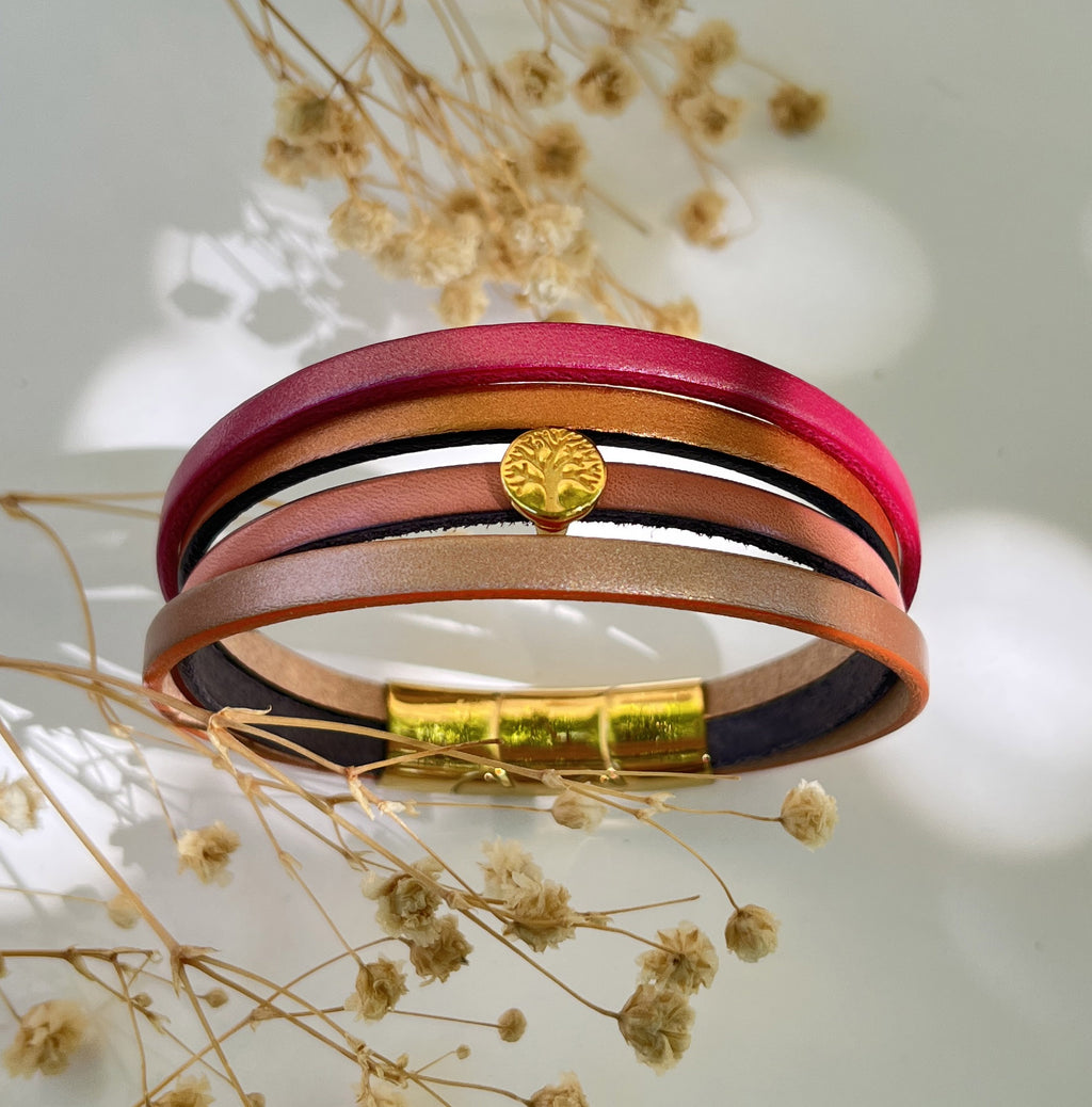 Bracelet manchette aux cuirs nacrées rose pêche