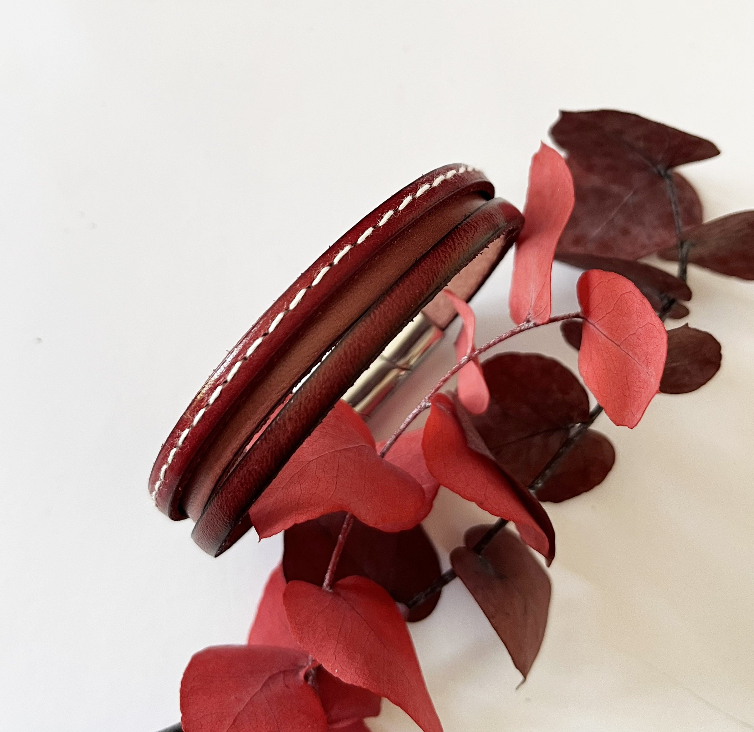 Bracelet manchette femme aux 3 cuirs rouges