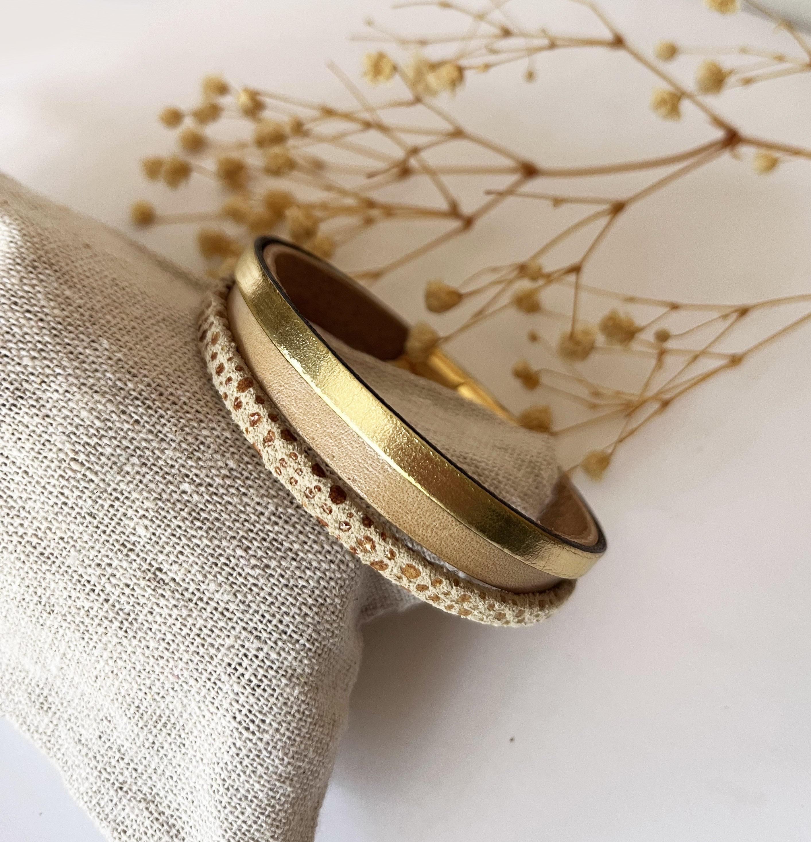 Bracelet manchette femme aux 3 cuirs doré et beige