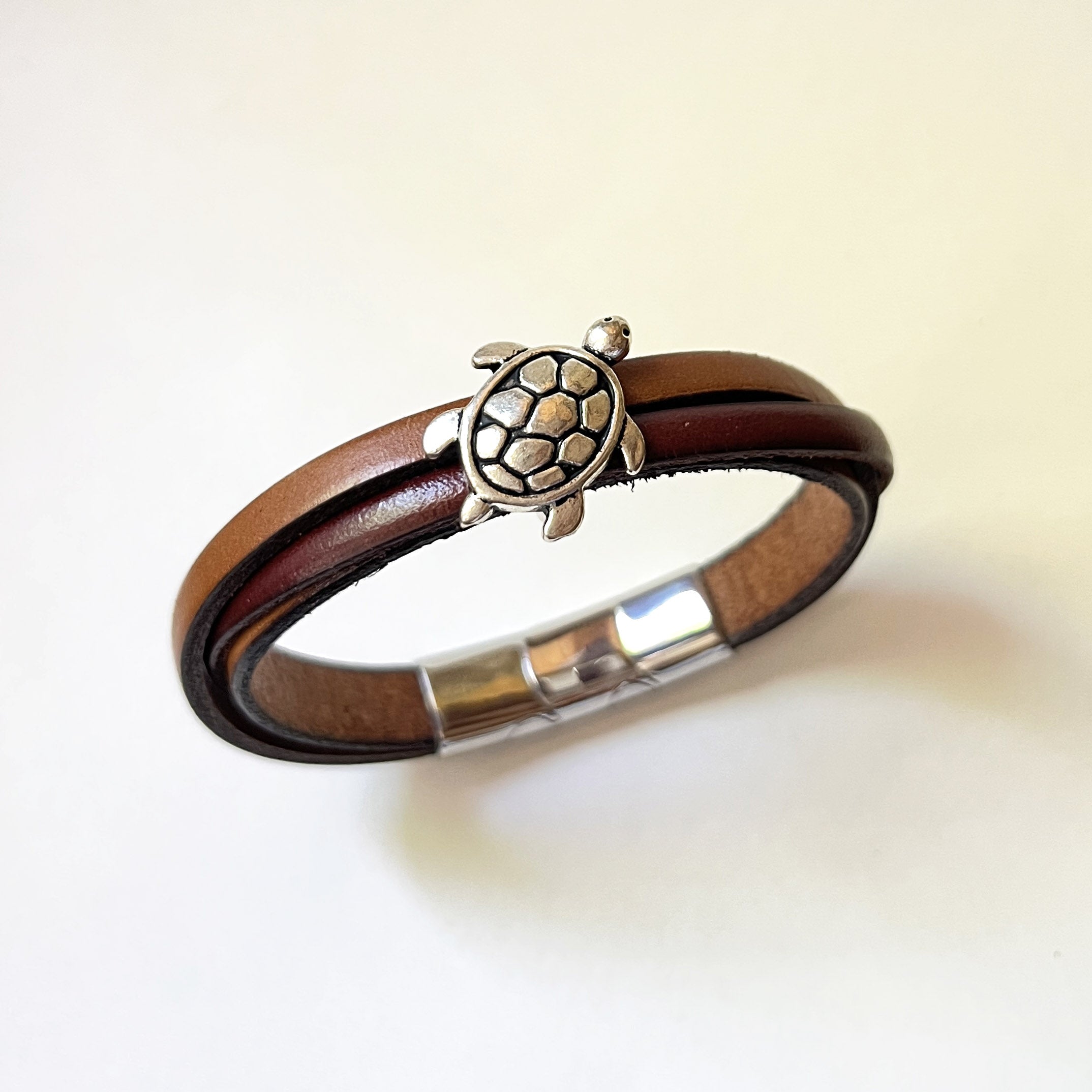 Bracelet homme cuirs et métal tortue ethnique